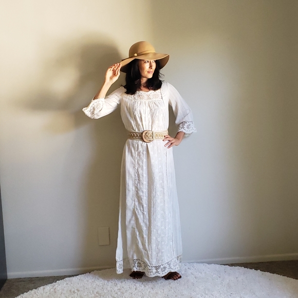 1960s 1970s Vintage White Lace Maxi Dress - Picture 13 of 14
